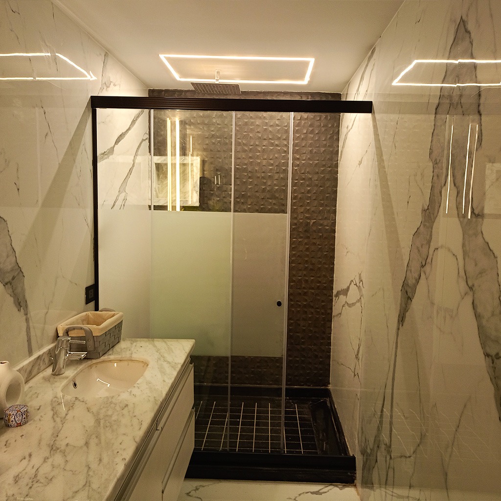 تركيب كبائن شاور 2026 - شركة مكة فى دبى 7 تركيب كبائن شاور