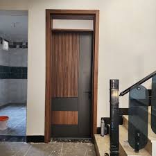 باب خشب مزخرف بالامنيوم