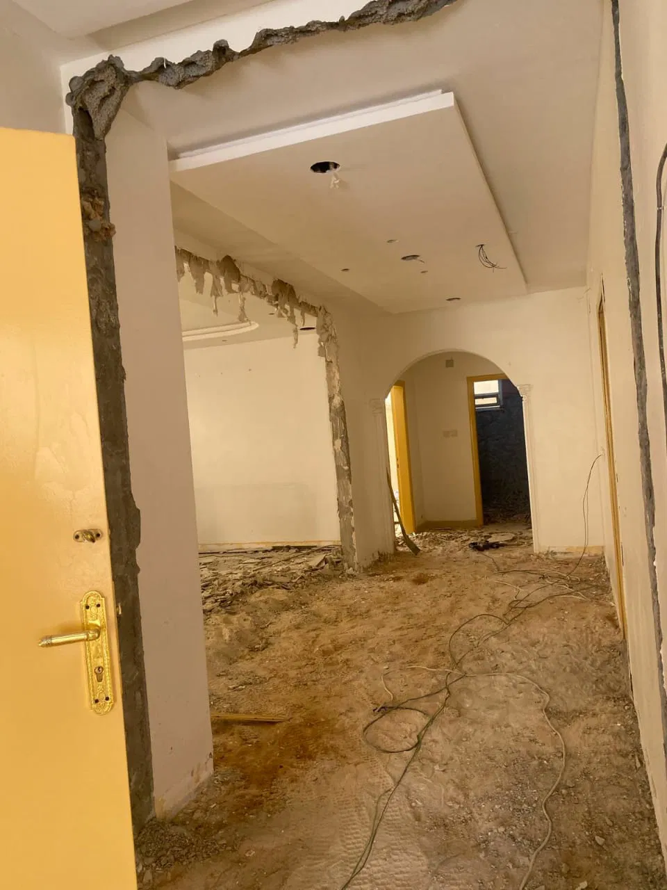 ترميم وتكسير فى الشارقة 44 2000 6740f91a9f8f5