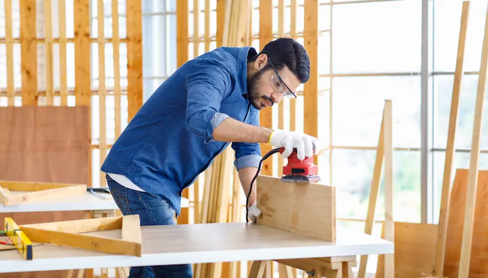 نجار في الفجيرة