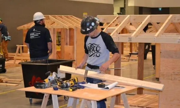 نجار في راس الخيمة